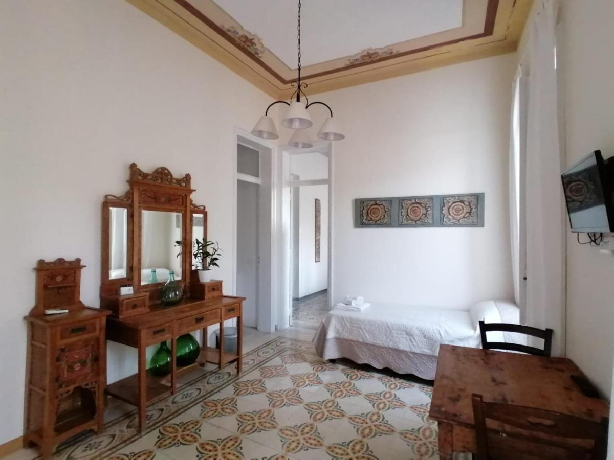 Boutique Rooms And Breakfast Granveliero Trapani Dış mekan fotoğraf